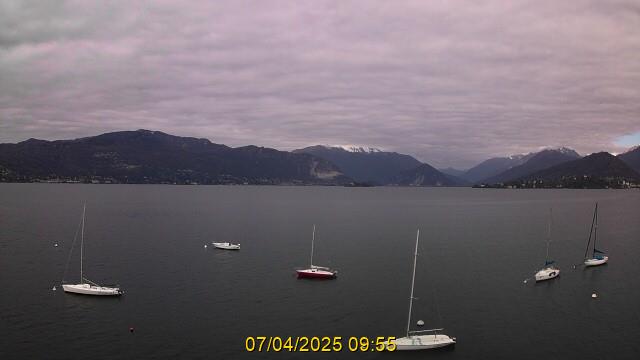 Preview delle webcam di Laveno Mombello (VA)